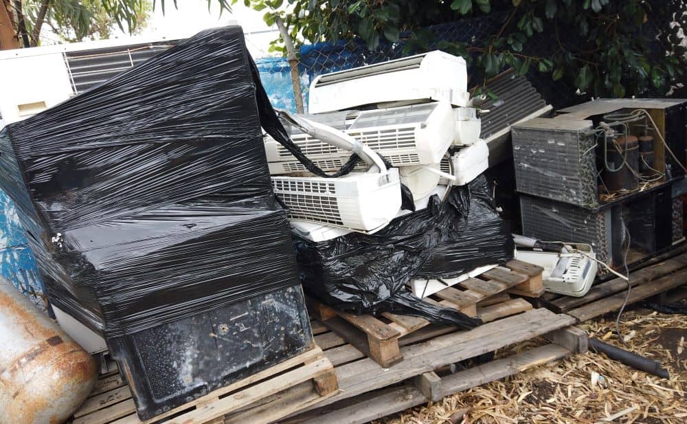 Disposed air conditioners.